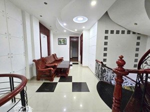 cho thuê biệt thự 3 tầng - 7 phòng khu phố tây, nha trang