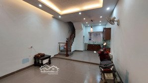 bán gấp nhà đường khương đình. 4 tầng. gần đường ô tô tránh. giá nhỉnh 5 tỷ