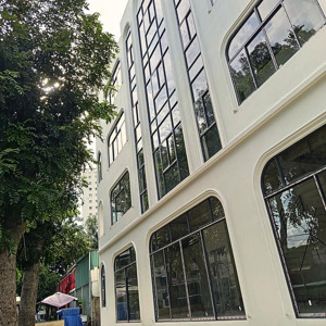 chính chủ bán nhà 3 mặt tiền ngay công viên p. dĩ an