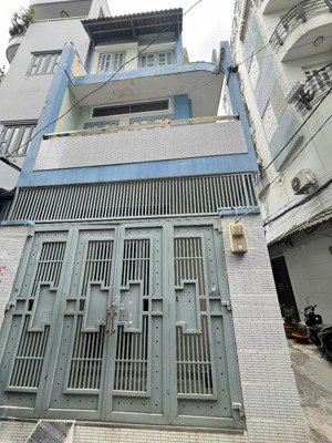 cho thuê nhà căn góc hẻm bg đường lý thái tổ, q10.
- dt 4,3*10m, kết cấu 1 trệt, 2 lầu, 4 phòng