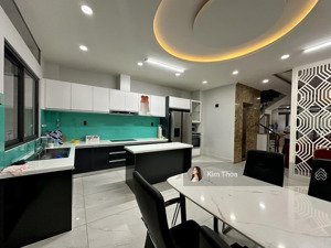 tầng trệt 5x23m ở vạn phúc, sẵn nội thất - bếp, máy lạnh, hầm xe, vừa làm văn phòng và ở. giá 13tr
