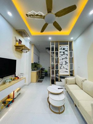 nhà mới đẹp ngô gia tự ô cách việt hưng 4 tầng - full nội thất ô tô dừng đỗ cổng không chung