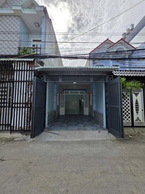 2.7 tỷ bán nhà cấp 4 gác lửng 3 phòng ngủ gần ngã tư miếu ông cù tp thuận an sân oto rộng