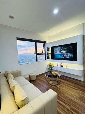 e chính chủ cần bán căn hộ tầng trung 63m2, 2pn, view công viên, toà k chung cư xuân mai, hà đông