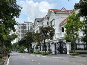 duy nhất 1 căn liền kề mặt vườn hoa đô thị việt hưng 105m2 mt 7m giá chỉ 30.9 tỷ - rất đáng sống.