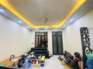 6.1 tỷ-30m2-4 tầng nhà dân-gần phố-trần khát chân-hbt