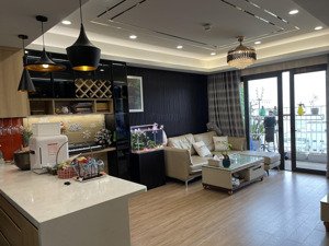 (chính chủ) bán căn góc 3 ngủ 2wc 105m2, nhà đẹp, đủ nội thất, sổ đỏ cc. giá 6,9 tỷ sapphire place