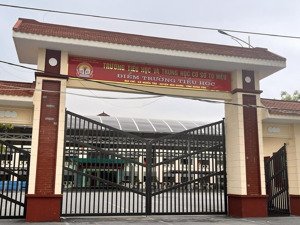 mặt tiền hơn 15m! bán 180m2 full thổ cư cách vin 350m cạnh hồ tam kỳ, nghĩa trụ, văn giang.