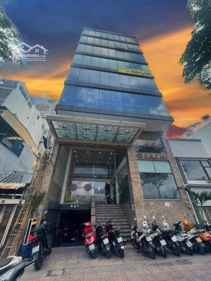 tòa nhà văn phòng mt hoàng văn thụ. dt: 10x25m. hầm trệt 6 lầu, pccc, sàn suốt