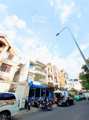 cho thuê nhà mặt tiền đường hoa, phường 2, phú nhuận. 8x20m. trệt 3 lầu. giá 75 triệu