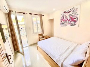 cho thuê căn hộ dịch vụ 1 phòng ngủ tách bếp ban công gần phố bùi viện, cviên 23/9, ngã 6 phù đổng