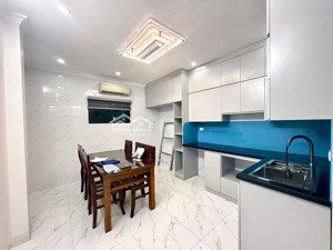 bán kín nhà chùa bộc tt đống đa, ngõ thông tam khương. 50m2 x 5 tầng 6 ngủ, 2 thoáng trước sau