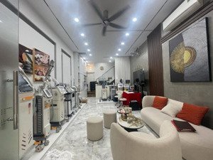 nhà dân xây đào tấn 40m2, 5 tầng, 4.2m mt, 10.6 tỷ.