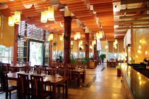 siêu phẩm mt vị trí đắc địa khu du lịch mt ngay cầu rồng giá: 70 tr/th. ngang 10m dt 250m2