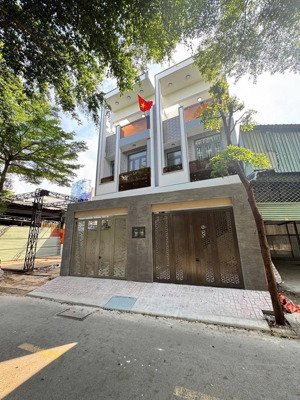 cho thuê nhà ngay vạn phúc city , nhà mới đẹp như hình giá 16 triệu