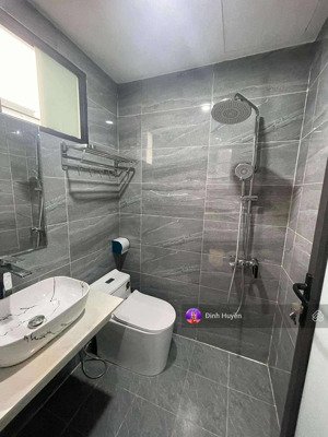 cực phẩm toà căn hộ thái hà, lô góc 45m2 x 8t mới, thang máy; 15m ra ôtô, có sân 100m2; 12 căn hộ