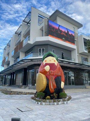 duy nhất 1 căn góc 3 mặt tiền đường thống nhất