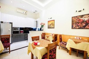 cho thuê nhà mặt phố huế, phường hai bà trưng, hà nội. diện tích: 90m2 xây dựng 8 tầng, mt 4.6m