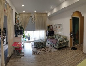 gia đình bán căn góc cc bàu cát hồng lạc q.tb. dt 90m2 3p 2wc. sh. l10. giá 3,3 tỷ. lh 