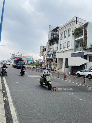 bán nhà mặt tiền đường phan đình phùng phú nhuận,156m2 x 4 tầng ngang 9m có hầm kinh doanh đỉnh