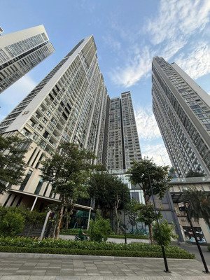 chính chủ cần cho thuê ch 3pn tại vinhome skylake s2 tầng trung