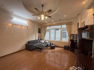 bán nhà cầu giấy, dt55m, lô góc, kinh doanh, sát mặt phố. gần ô tô, 14 tỷ.