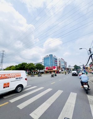 bán gấp tòa nhà văn phòng mt lê văn việt, 4 tầng hoàn công đủ, tnc, sổ đẹp vuông vức không qh, 90m2