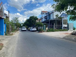 bán đất tặng nhà dt200m2 mặt tiền đường nhựa 7m5