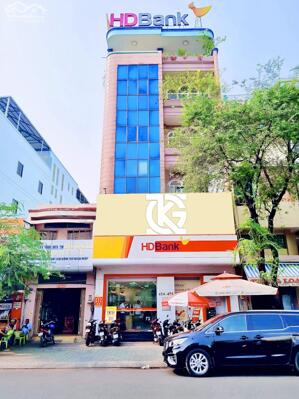 CHO THUÊ NHÀ MẶT TIỀN HỒNG BÀNG 8X32M, 5 TẦNG CÓ THANG MÁY GIÁ CỰC TỐT