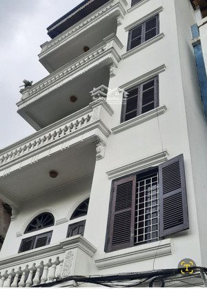 nhà mặt phố - ôtô tải tránh - lô góc - mặt tiền rộng thoáng - ôtô ngủ trong nhà - phố đông