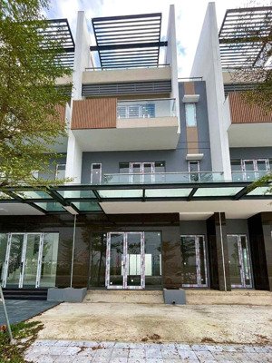 bán shophouse 4 tầng cạnh aeon mall, đường lớn 26m, sổ riêng, không lụt, kinh doanh tốt - tp huế