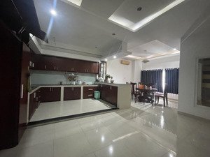 cho thuê nhà trục chính đường lê hoàn, ngang 6m giá tốt!