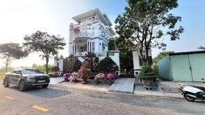bán nhà mặt tiền 4 tầng, vị trí đẹp đối diện lovera vista, khu vực an ninh. ở hoặc kd chdv. quận 8