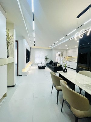 chính chủ e cần bán gấp căn góc 107.4m ct7 kdt dương nội, tk 3pn, full nt xịn xò, gió mát rượi