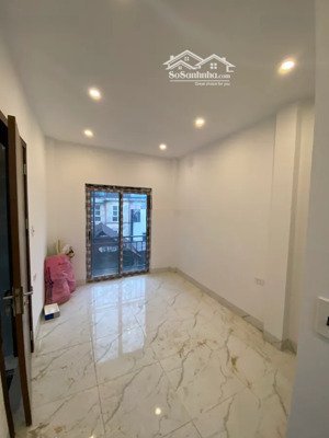 tòa căn hộ thang máy đê trần khát chân: 35m², 6 tầng giá 7.5 tỷ