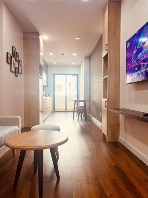 cho thuê căn hộ cao cấp 1 phòng ngủ máy giặt riêng , ban công , full nội thất, toạ lạc quận 3