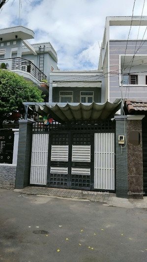 bán nhà 2 tầng 111m2. hoàn công, ôtô đậu sân. tặng full nội thất, tam phú, thủ đức, giá 7 tỷ 050.