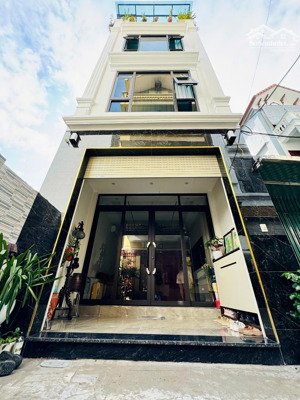 bán nhà 55m2 ngọc thụy 4 tầng mới, full nội thất, gần chợ ngọc thụy, cực hiếm