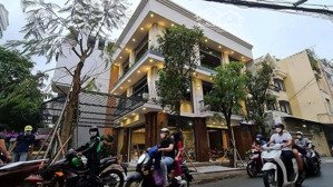 góc 2mt ngang cực to - đường hoàng hoa thám, bt. dt: 9x20m - 168m2. hđt 120tr - giá 30 tỷ