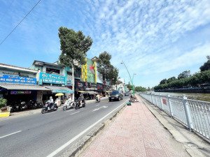 nhà 2 mặt tiền trước và sau - ngang hiếm lớn 5,5*12m - hoàng sa, q.3 - trả giá là bán ngay