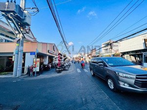 ngộp cần bán rất gấp nhà ngay kha vạn cân, dt: 20,4 x 23,4, cn : 503.6 m2, giá 50.2tr/m2