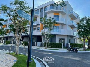 cần tiền kinh doanh nên bán góc 2 mặt tiền đẹp tại lovera premier khang điền phong phú 4 giá tốt