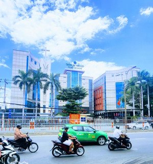 thủ đức - 100m2 -mặt bằng kd 2 mặt tiền chợ bình triệu - chỉ 7tỷ2