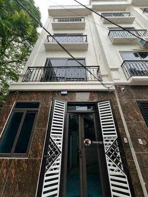 chỉ 3,9 tỷ- nhà 5 tầng, oto ghé cửa. ngay gần trục ql6 - xe bus. cách bx yên nghĩa 10p.