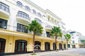 58,5m2 xây 5 tầng hoàn thiện mặt ngoài ngay công viên giá chỉ 8,1 tỷ sẵn sổ lh: 