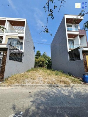 cần sang liền lô đất ngay trường mầm non hoa mai 2, 75m2 ngang 5m dài 15m, đường trước đất 6m, shr.