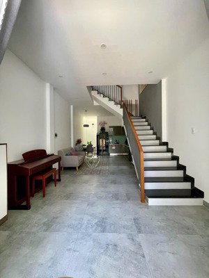 bán nhà 3 tầng kiệt 3m sát đường huy cận, nội thất cao cấp, nhà xây ở chắc chắn, giá bán cực tốt