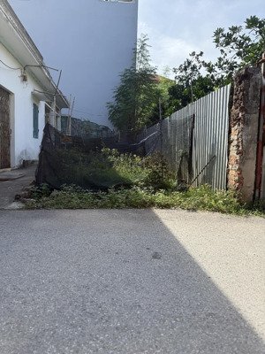 bán đất 40m yên nghĩa trục chính kinh doanh tổ 15.đường thông tứ phía.trước đất 2 ô tô tải tránh