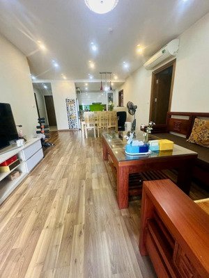 mình có căn goldmark city cho thuê. diện tích 119m tk 3n2vs 20tr. full đồ