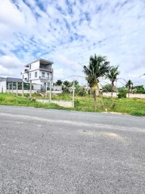 CHO THUÊ 2300M2 ĐẤT MẶT TIỀN ĐƯỜNG GOM CẦU RẠCH MIỄU 2